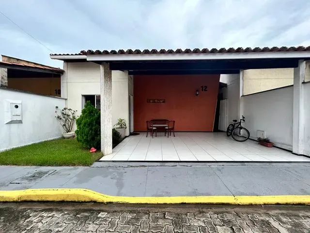 Imagem: A casa em condomínio possui 3 Dormitórios, 2 Suítes, 3