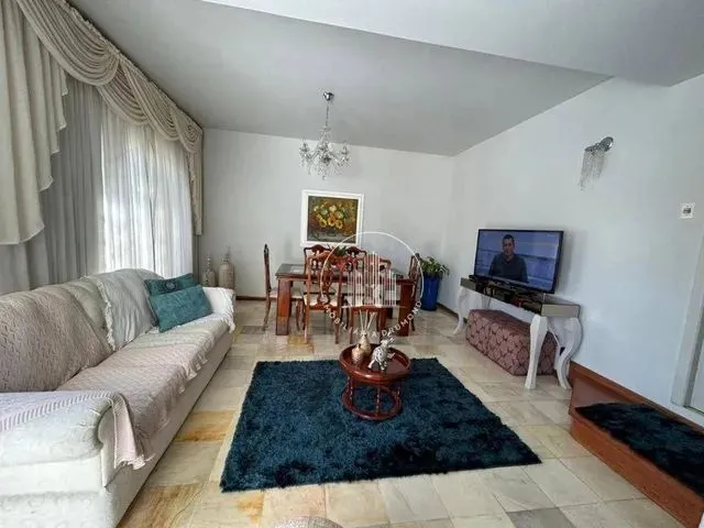 Imagem: Casa com 4 Dormitórios À Venda, 175 M²