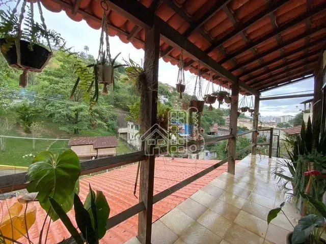 Imagem: Casa com 3 Dormitórios À Venda, 180 M²