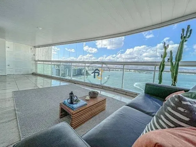 Imagem: Apartamento com 4 Quartos À Venda, 180