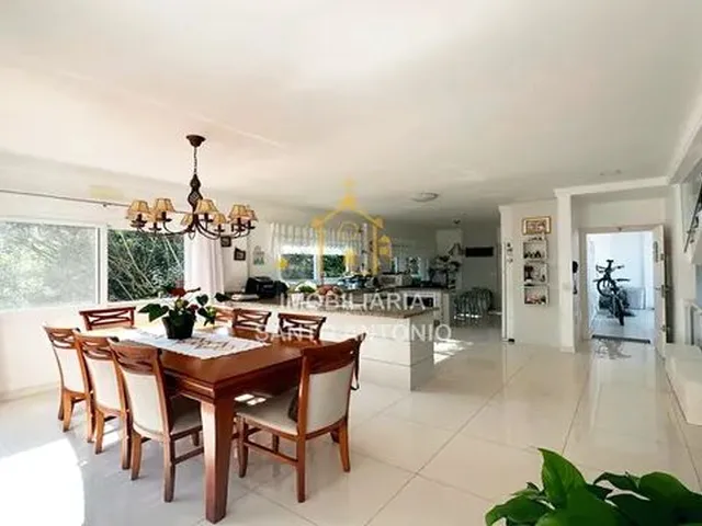 Imagem 8: Casa Sofisticada À Venda em Sambaqui