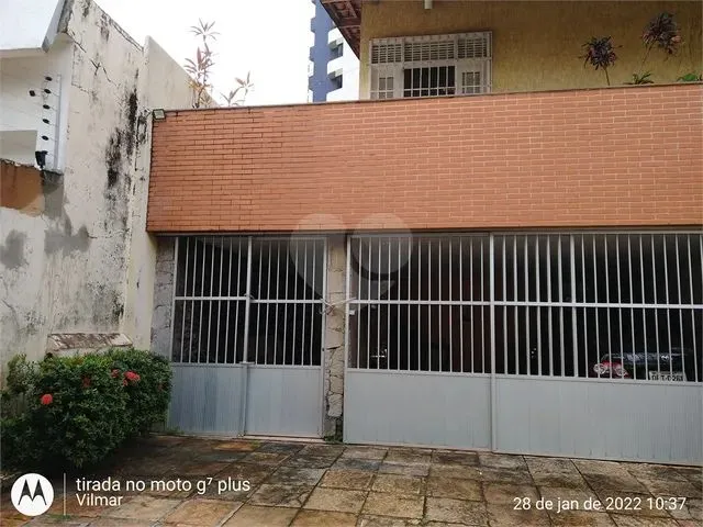 Imagem: A casa possui 4 Dormitórios, 3 Suítes, 5 Banheiros, 5