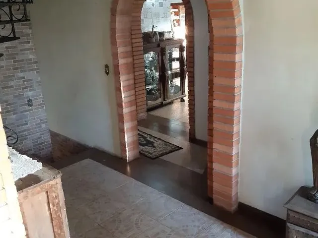 Imagem 5: Casa Sobrado 3 Pavimentos com Lago Natural