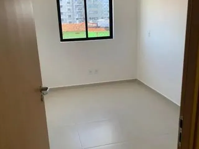 Imagem 9: Apartamento com Três Quartos, Uma Suíte