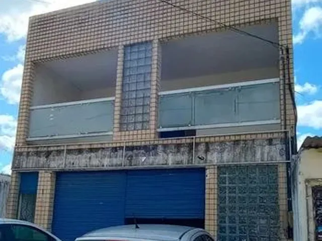Imagem: Casa Grande com Galpão para Comércio na