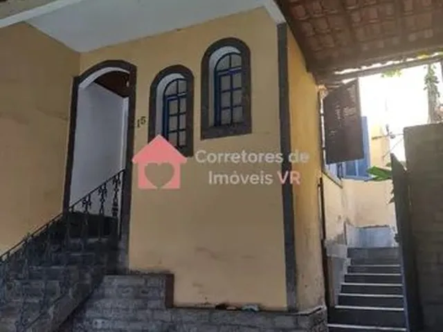 Imagem: Casa de 3 Dormitórios com Quintal para