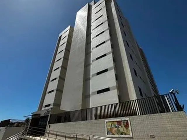 Imagem: O apartamento possui 2 Dormitórios, 1 Suíte, 2 Banheiros,