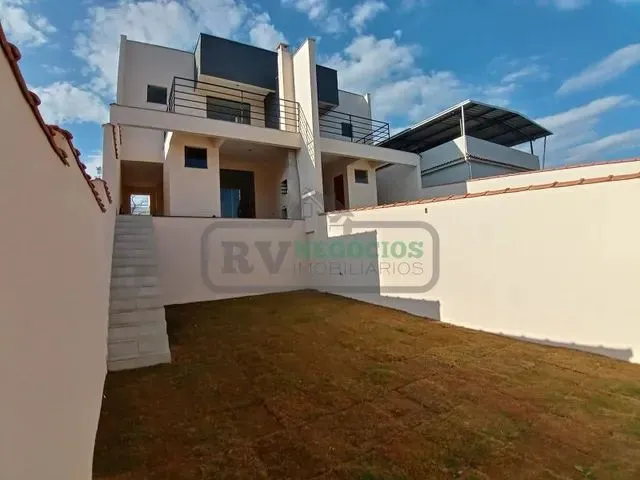 Imagem 8: )(- Linda Casa Triplex com 2 Quartos com Suítes e Amplo Quintal em Parque Independência