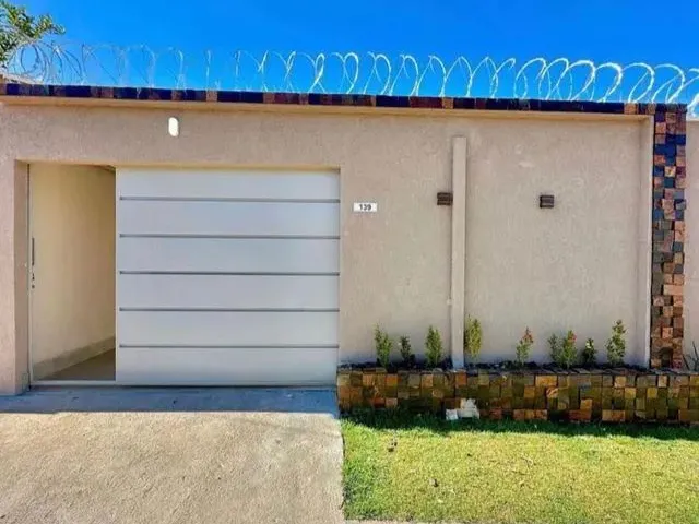 Imagem: Casa a Venda com 3 Quartos Piscina Aquecida