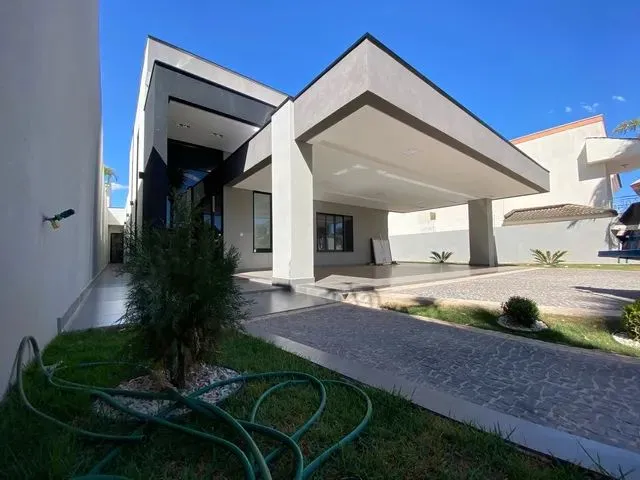 Imagem: Casa com 4 Quartos Arniqueiras, Lote de