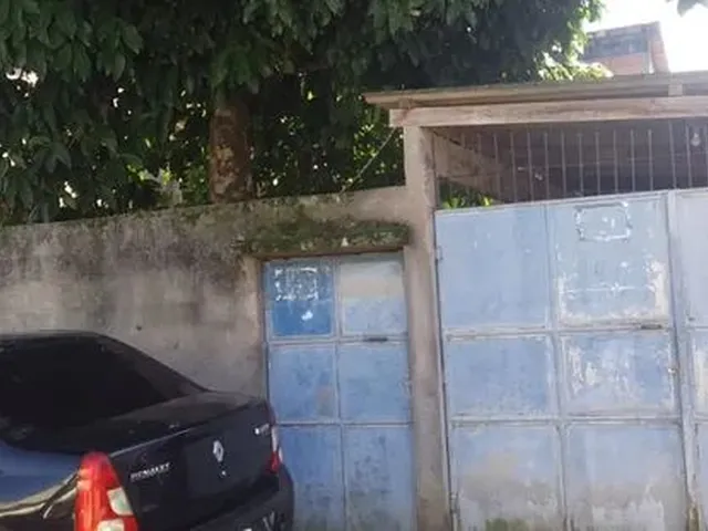 Imagem: Terreno de 360 M2 com 2 Casas, Garagem com