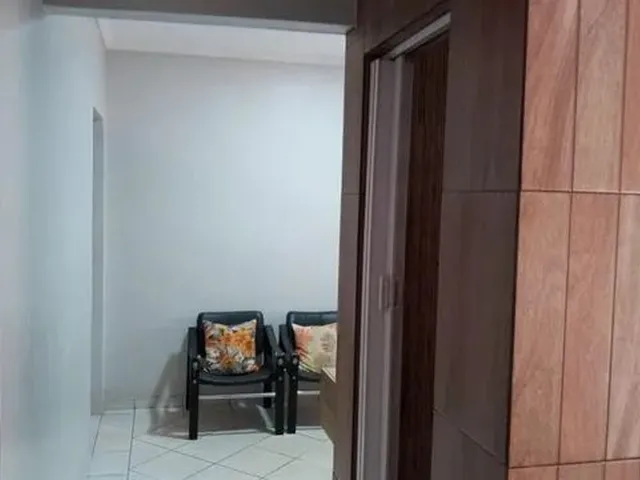 Imagem 2: Casa de Rua - Casa 3 Quartos, Sendo 1 Suíte