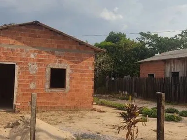 Imagem: A casa possui 1 Dormitório, 1 Banheiro, 12m² de Área e