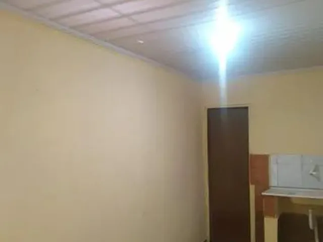Imagem: Alugo Casa de Fundo na Qd.104 do Rec. Das