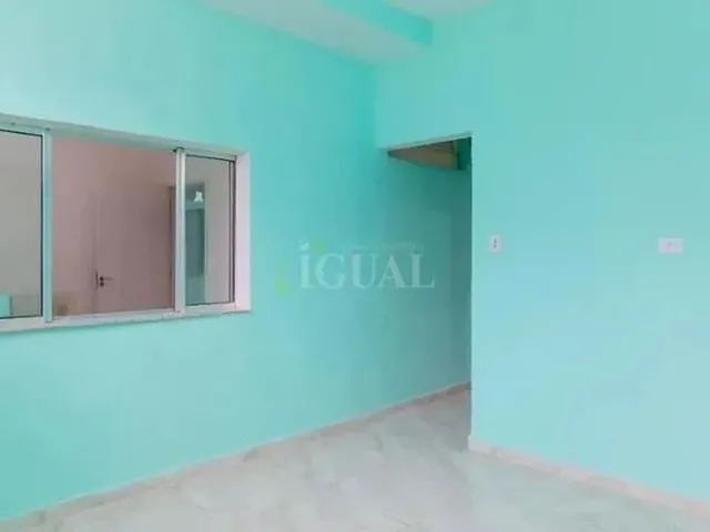 Imagem: A casa possui 3 Dormitórios, 1 Suíte, 2 Banheiros, 1 Vaga