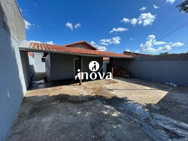 Imagem: Casa para Aluguel, 1 Quarto, 4 Vagas, Beija
