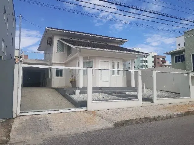 Imagem: Casa em Palhoça, 3 Quartos para Aluguel