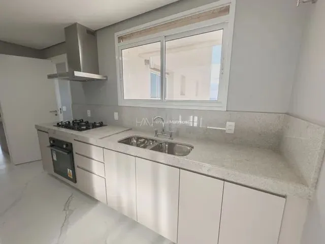 Imagem 1: Apartamento Padrão Semi-Mobiliado. 131M2. 04 Quartos. 02 Vagas. Face Nordeste