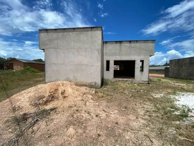 Imagem: A casa possui 3 Dormitórios, 3 Suítes, 3 Banheiros, 3