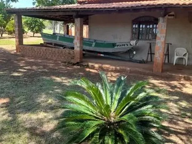 Imagem: A chácara possui 2 Dormitórios, 2 Suítes, 1.800m² de Área