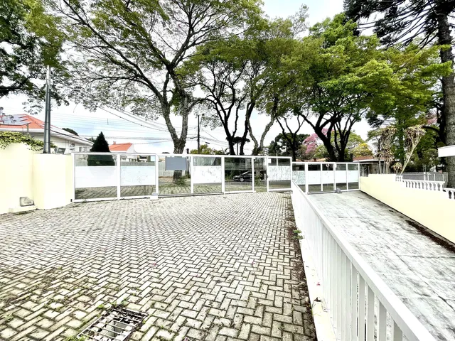 Imagem 3: Casa Comercial no Ahú, Curitiba. São 422,70M2 de Área Construída e 595,10 M2 De