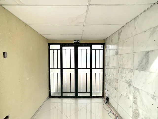 Imagem 4: Casa Comercial no Ahú, Curitiba. São 422,70M2 de Área Construída e 595,10 M2 De