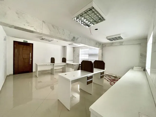 Imagem 7: Casa Comercial no Ahú, Curitiba. São 422,70M2 de Área Construída e 595,10 M2 De
