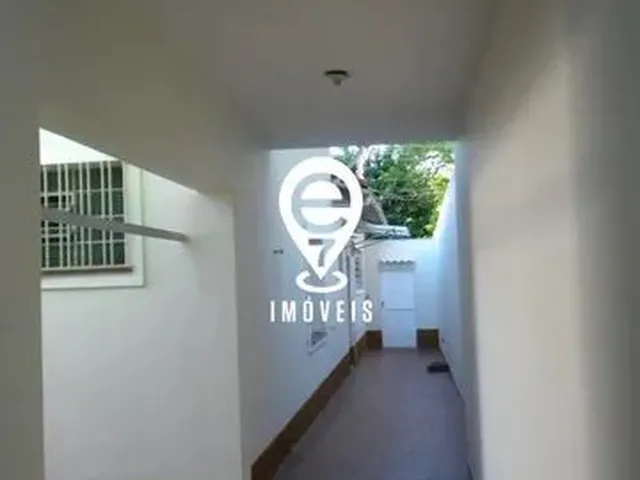 Imagem: Casa Térrea com 3 Dormitórios com Edícula