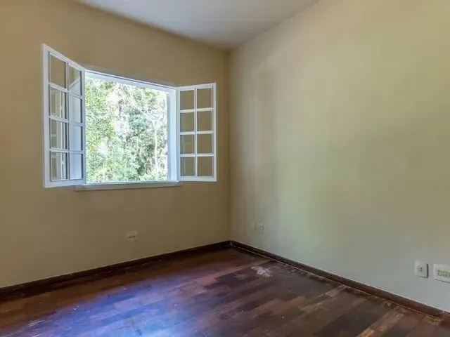Imagem 2: Casa com 4 Dormitórios para Alugar em Nova Lima