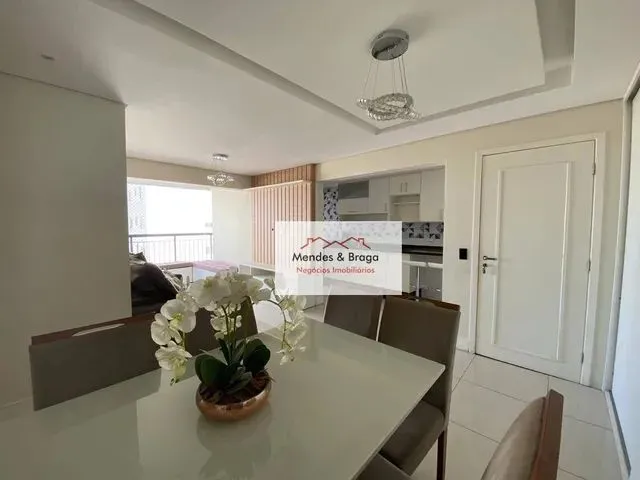 Imagem: O apartamento possui 2 Dormitórios, 1 Suíte, 2 Banheiros,