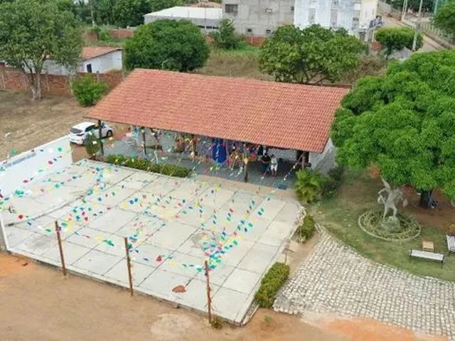 Imagem 1: Vende-Se Terreno de Esquina com 2366 M² + Casa