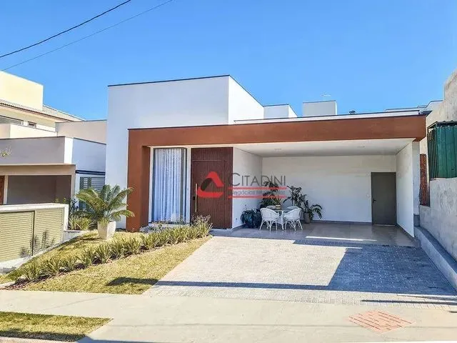 Imagem: A casa em condomínio possui 3 Dormitórios, 3 Suítes, 4