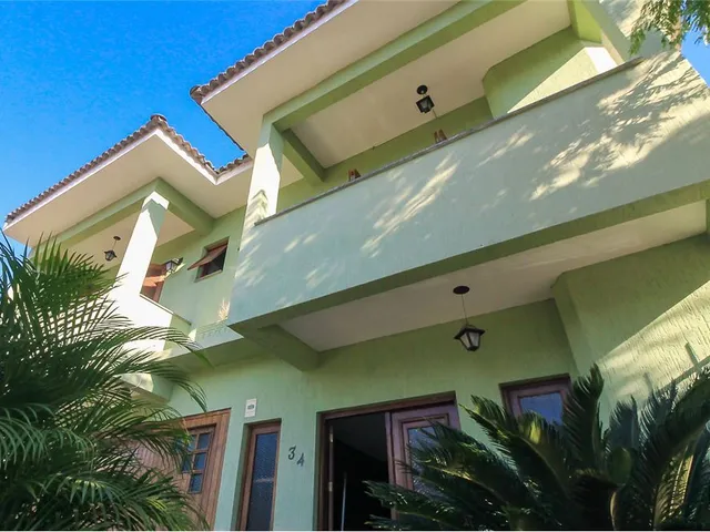 Imagem: A casa possui 3 Dormitórios, 1 Suíte, 3 Banheiros, 2
