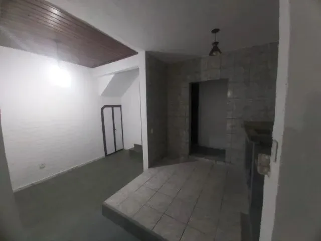 Imagem 2: Alugo Casa com 2 Quartos + Garagem