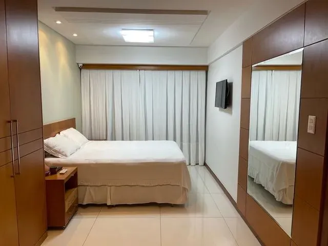 Imagem: O apartamento possui 4 Dormitórios, 2 Banheiros, 2 Vagas