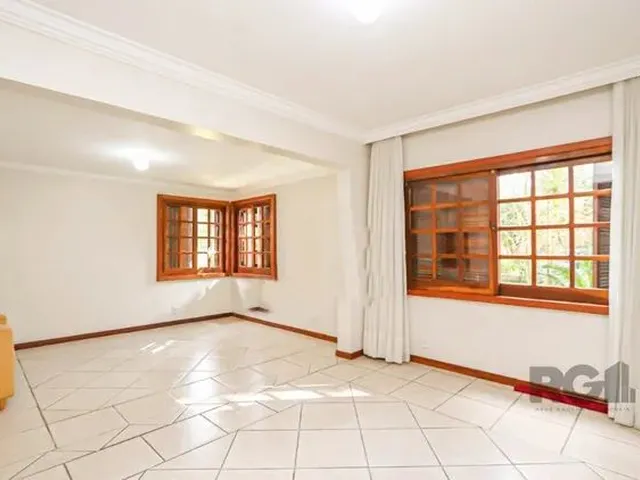 Imagem: Porto Alegre - Casa Padrão - Partenon