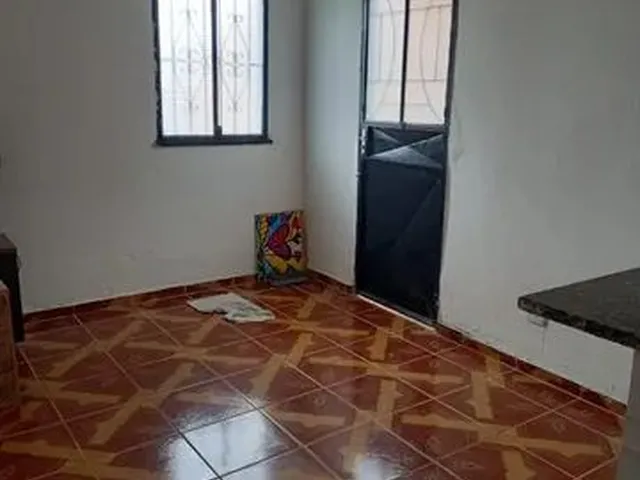 Imagem: Casa em Flores, 03 Quartos, Quintal, 02