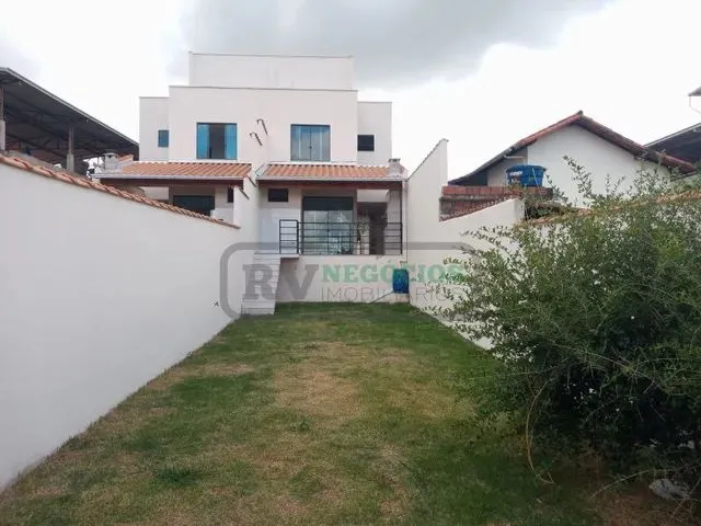 Imagem 3: )(- Belíssima Casa com 2 Quartos em Bairro Parque Independência Lll