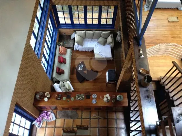 Imagem: Linda Casa Integrada na Natureza no Condomínio