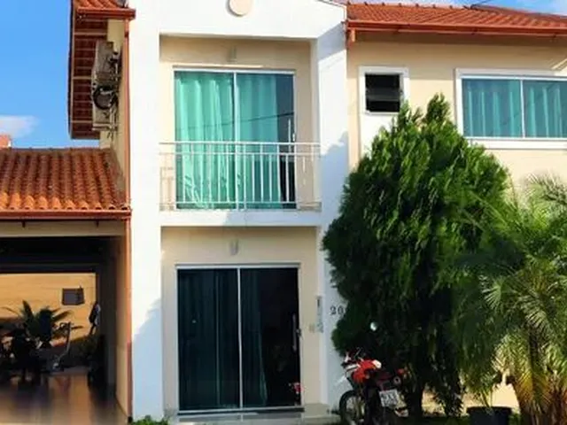 Imagem: A casa em condomínio possui 3 Dormitórios, 2 Banheiros, 2