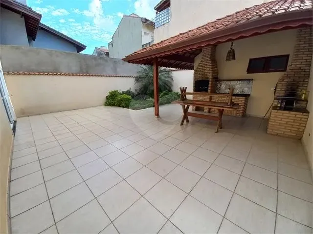 Imagem: Sobrado Suntuoso, de Alto Padrão a Venda