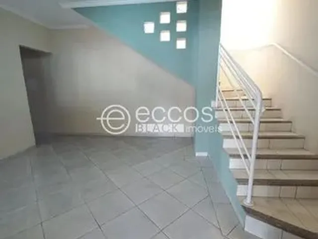 Imagem: Casa para Aluguel, 3 Quartos, 2 Suítes