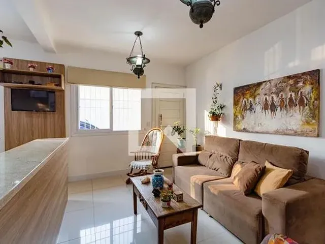 Imagem: A casa em condomínio possui 2 Dormitórios, 2 Banheiros, 2
