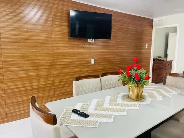 Imagem 3: Casa Ampla de 3 Dormitórios com Pátio Grande