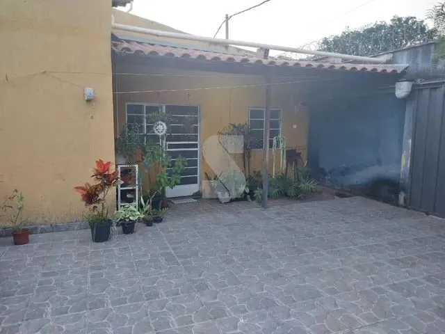 Imagem: Casa À Venda, 3 Quartos, 1 Suíte, 4 Vagas