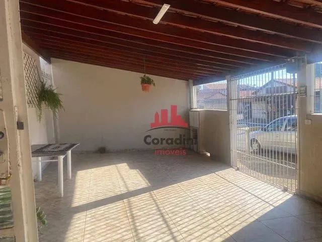 Imagem: Casa com 3 Dormitórios À Venda, 240 M²