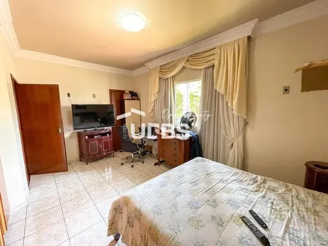 Imagem 13: Casa de Rua - Casa 3 Quartos, Sendo 3 Suítes