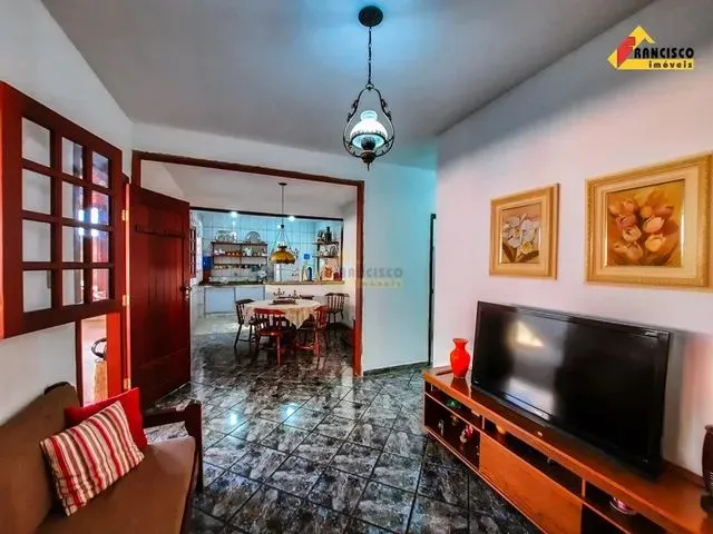 Imagem: Casa À Venda, 3 Quartos, 1 Suíte, 3 Vagas