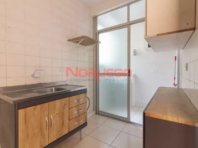Imagem 3: Apartamento com 2 Quartos para Alugar por R$ 1800.00, 76.80 M2 - Cabral - Curitiba/Pr