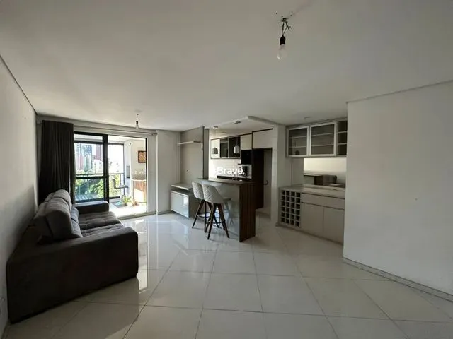 Imagem: Apartamento Alto Padrão - Sacada com Churrasqueira
